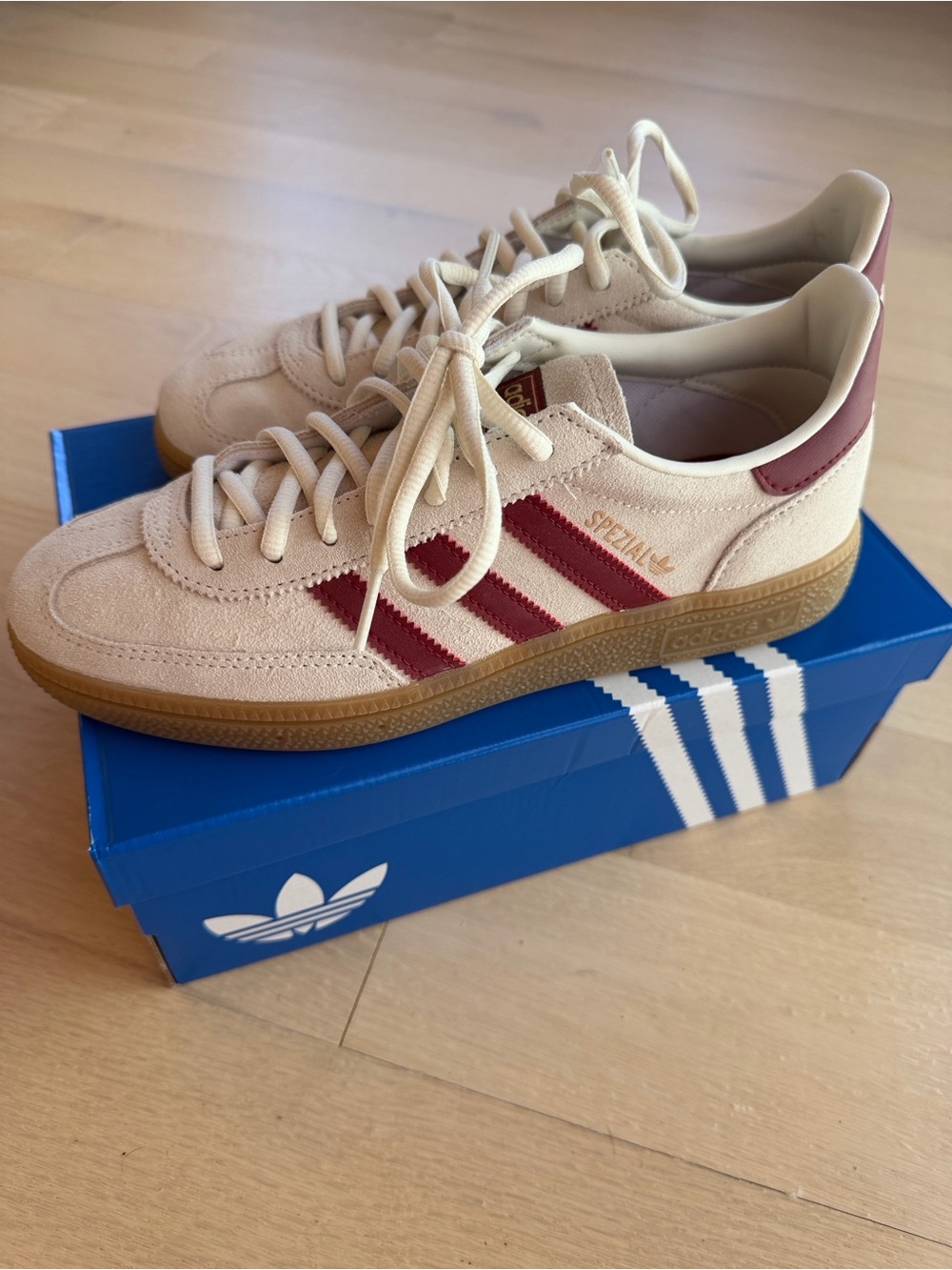 Adidas - Picture 9 of 17